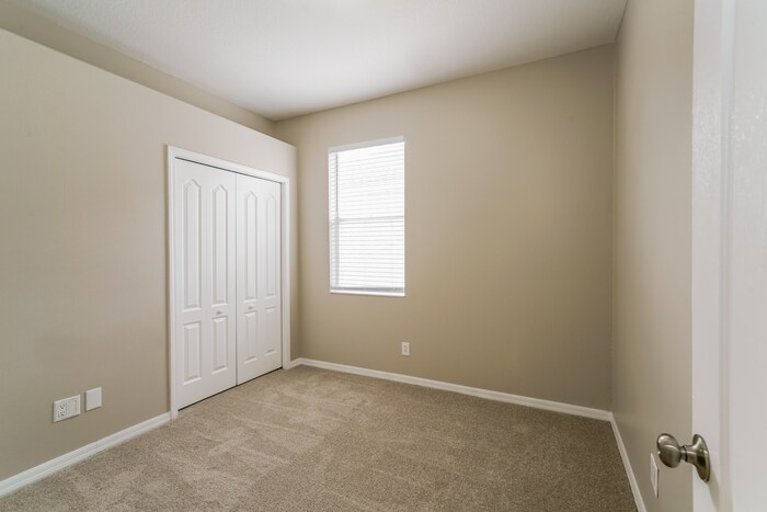 Building Photo - 11011 Silver Dancer Dr