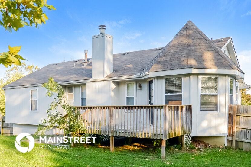 Building Photo - 713 SW Nelson Dr