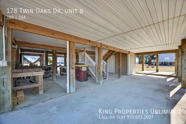 Building Photo - 178 Twin Oaks Dr