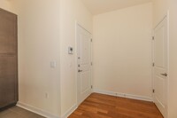 Building Photo - 2/Bedroom 2/ Full Bath - A+ Waterfront Location Near Ferry