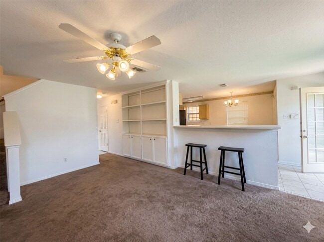 Building Photo - 13834 Trumpetvine St