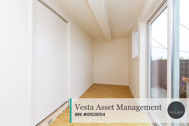 Building Photo - 1549 16th Ave
