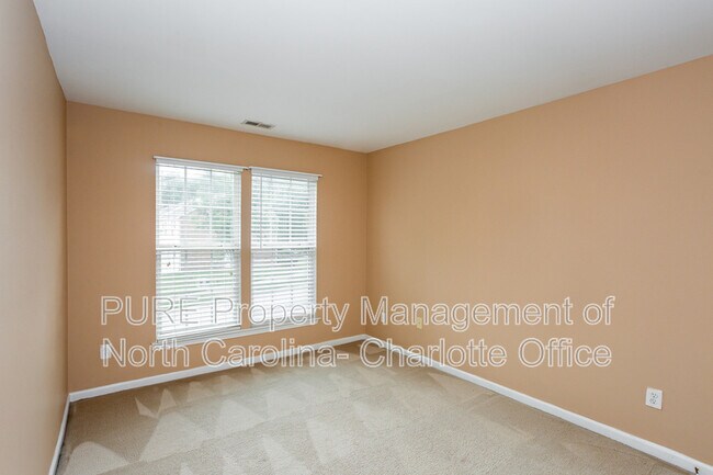 Building Photo - 18040 Delmas Dr