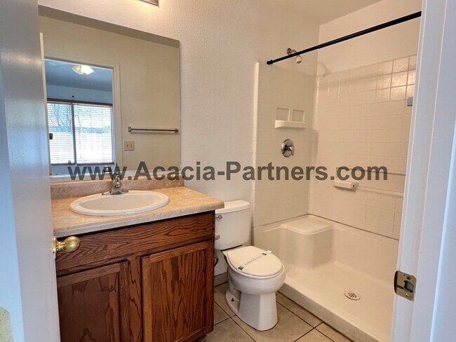 Building Photo - 2BD 2BA in Tres Pueblos w/ Garage & Washer/Dryer