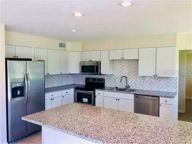 Building Photo - $1,895 ** AVAIL 6/7/25 ** 3 Bed / 2 Bath S...