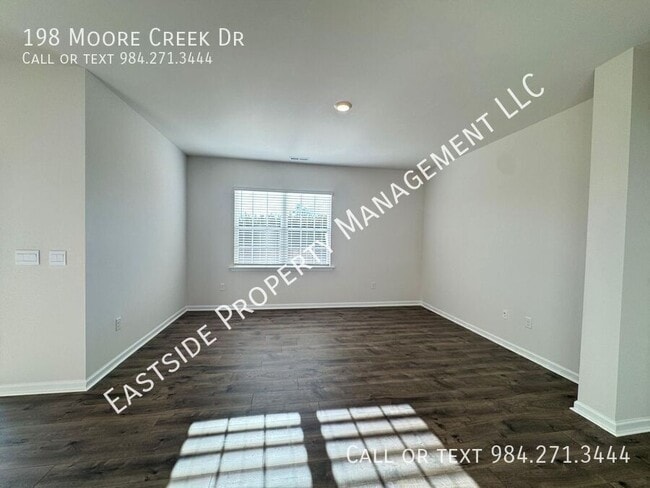 Building Photo - 198 Moore Crk Dr