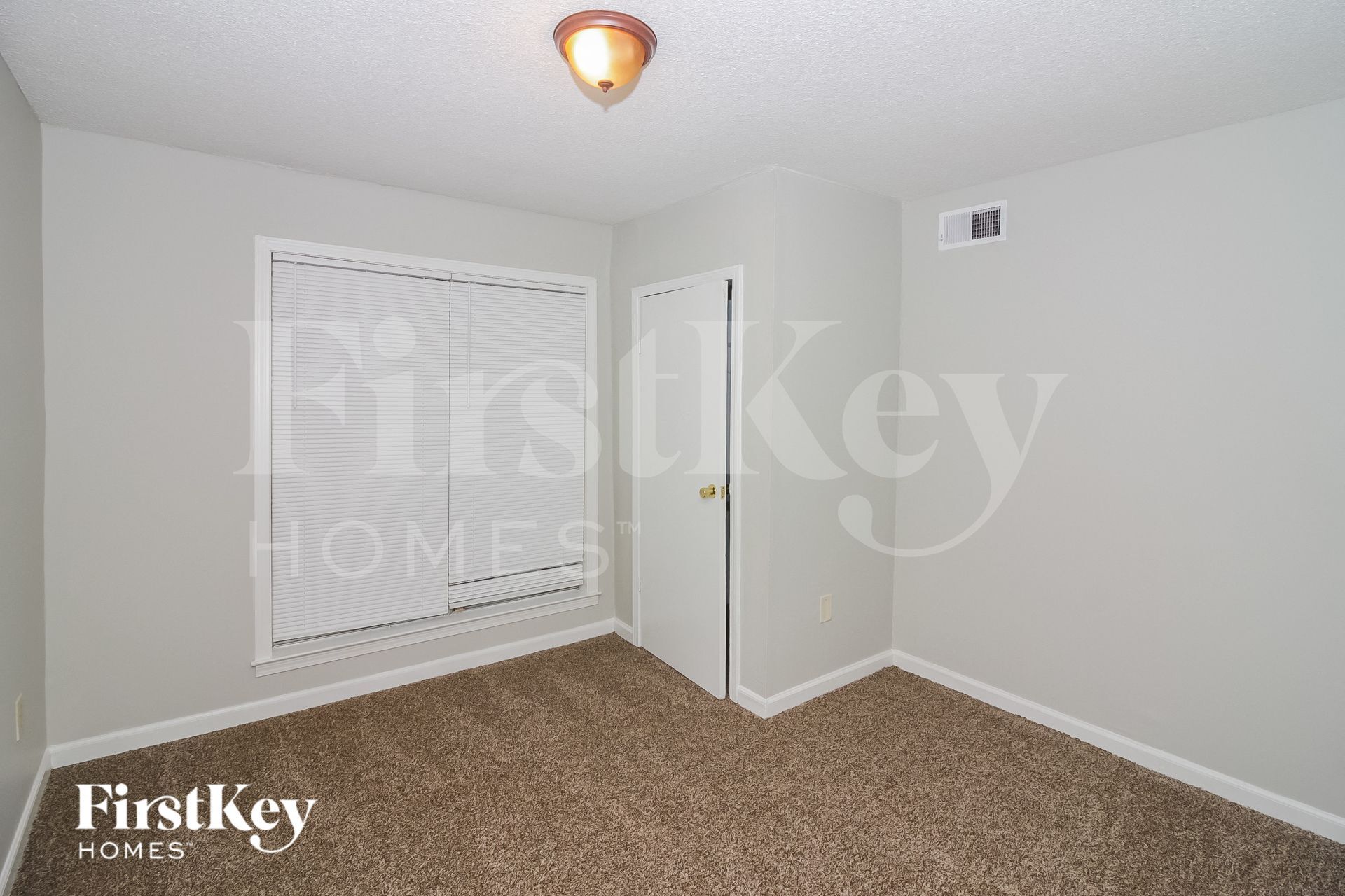 Building Photo - 4100 Lacewood Dr