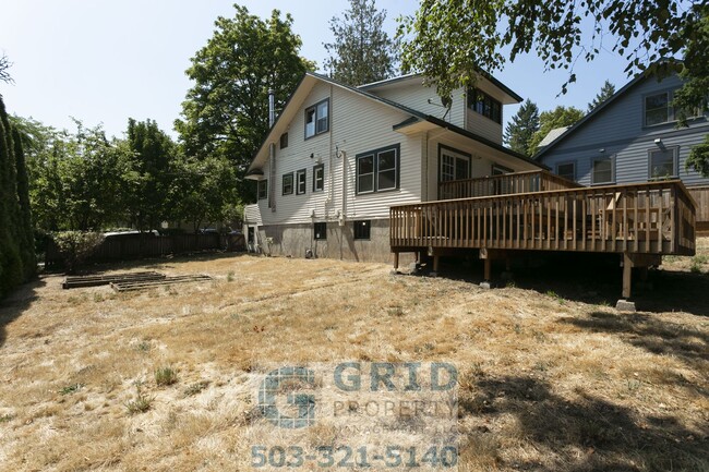 Building Photo - 4+ Bedroom, 2 Bath Craftsman Bungalow Avai...