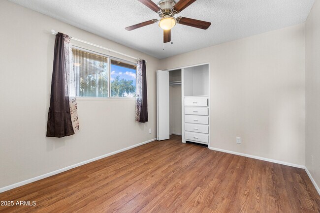 Building Photo - 4401 W Claremont St