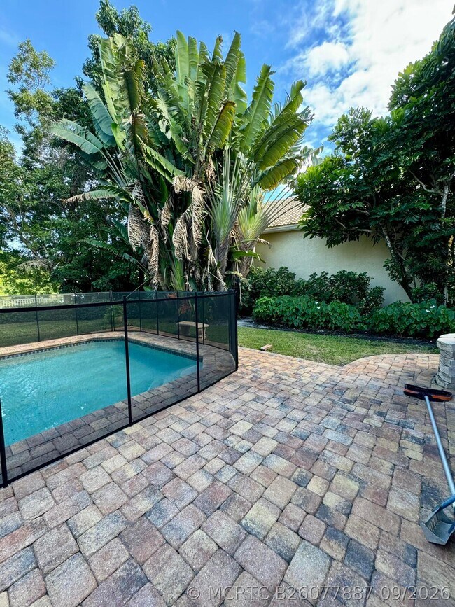 Building Photo - 10366 Buena Ventura Dr