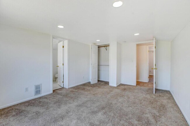 Building Photo - 24126 Cody Park Rd