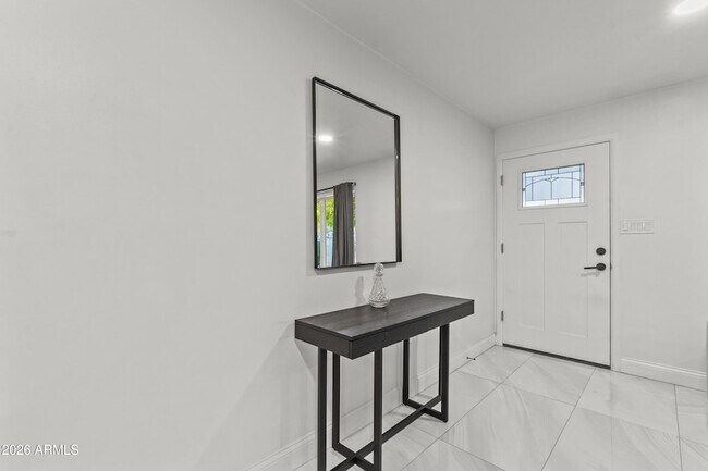 Building Photo - 3938 E Cheery Lynn Rd