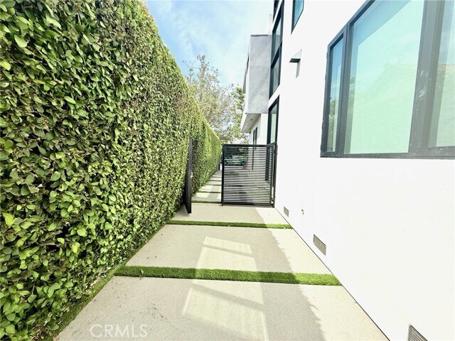 Building Photo - 6430 Drexel Ave