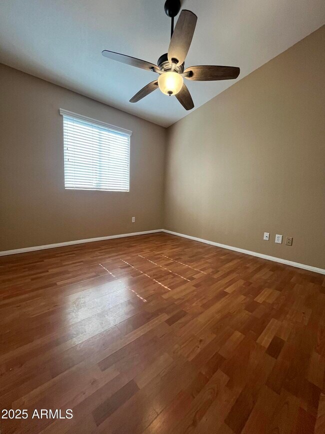 Building Photo - 3101 E Siesta Ln