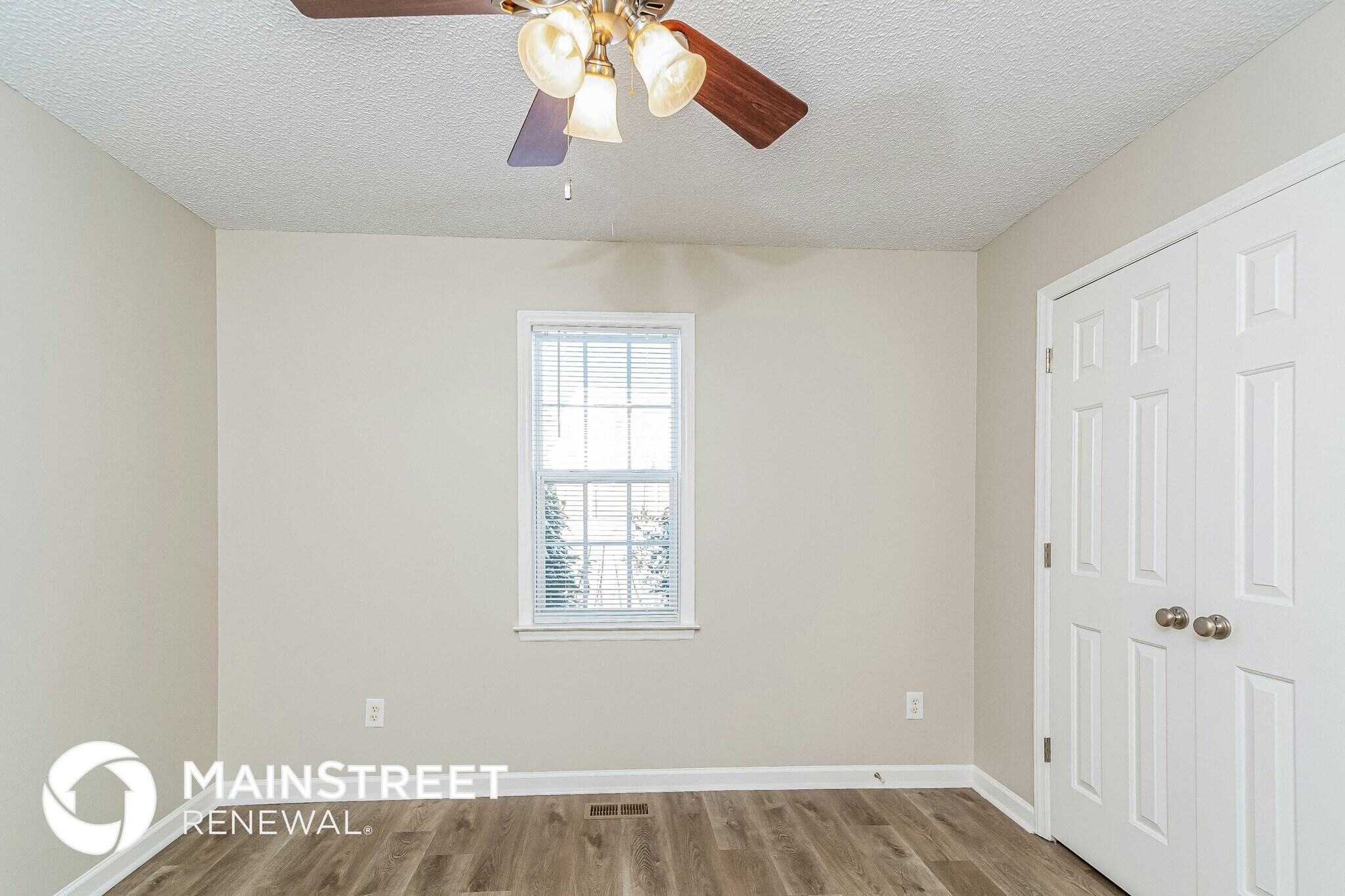 Building Photo - 5129 Peakwood Dr