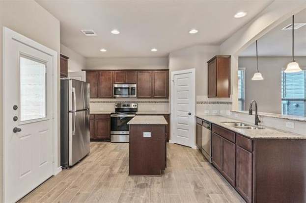 Building Photo - 9732 Grosbeak Ln