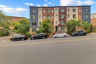 Building Photo - Modern 4-Level Townhome with Rooftop Terrace & Indoor/Outdoor Fireplace Near Old Town