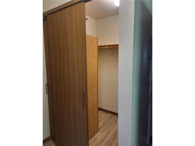 Building Photo - 609 Main St S