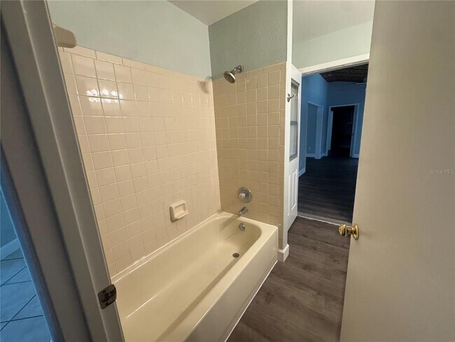 Building Photo - 10941 Mill Pond Way