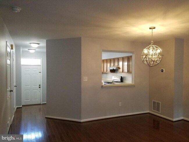 Building Photo - 9663 Horsham Dr