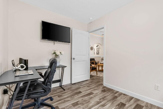 Building Photo - 468 Timberwood Dr