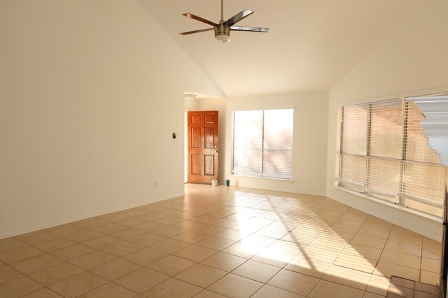 Building Photo - 13134 Worthington St