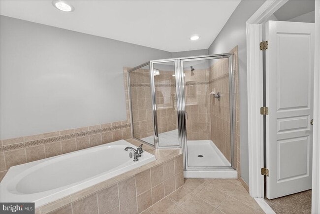 Building Photo - 1811b Wheyfield Dr