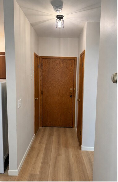 Building Photo - 3308 Girard Ave S