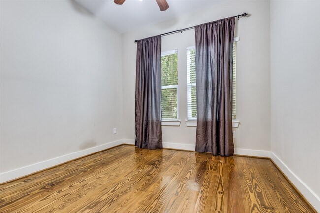 Building Photo - 1505 Asbury St