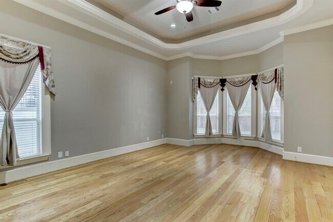Building Photo - 5 Cardwell Ct