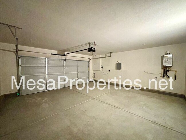 Building Photo - 14960 Coppola St