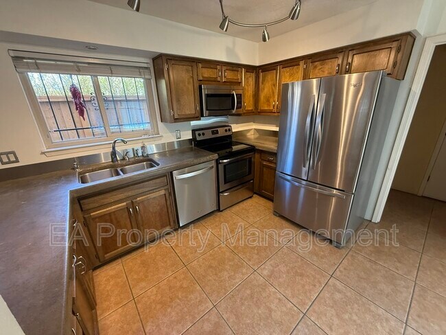 Building Photo - 1515 Marble Ave NW
