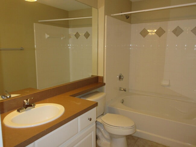 Building Photo - 2048 Alta Meadows Ln