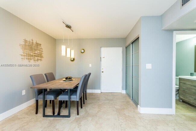 Building Photo - 17620 Atlantic Blvd