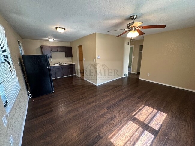 Building Photo - 4818 Woodend Ave