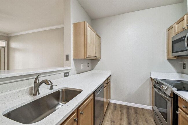 Building Photo - 5000 Culbreath Key Way