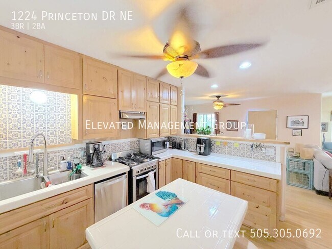 Building Photo - 1224 Princeton Dr NE