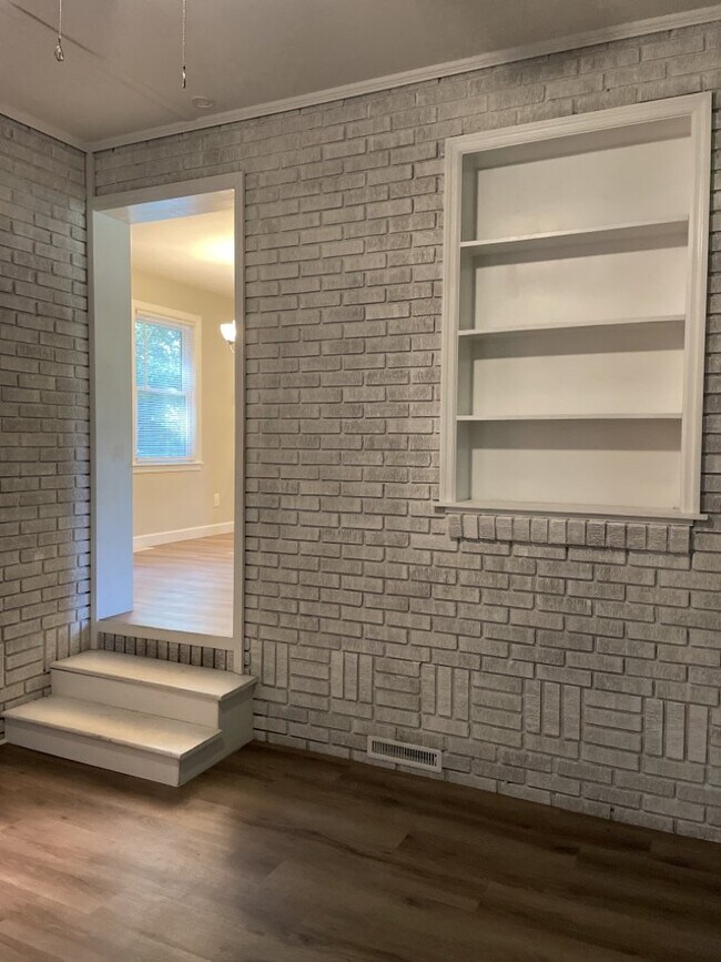 Building Photo - 113 Owens Cir