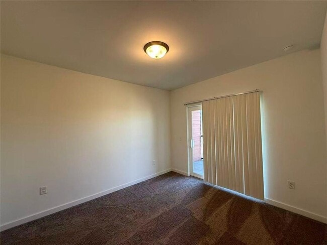 Building Photo - 525 Parkway Dr