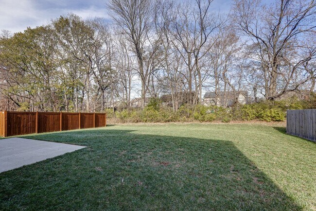 Building Photo - Brentwood Home For Lease