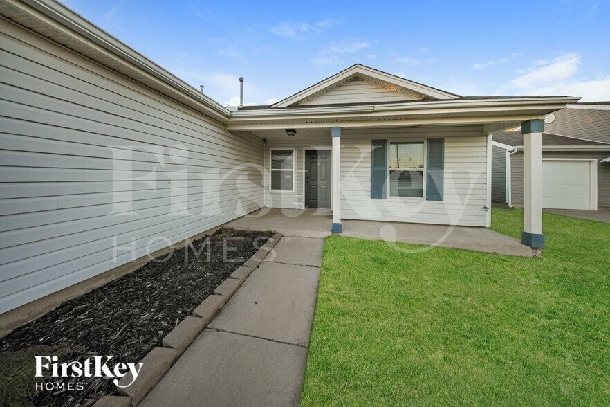 Building Photo - 1009 SW 153rd St