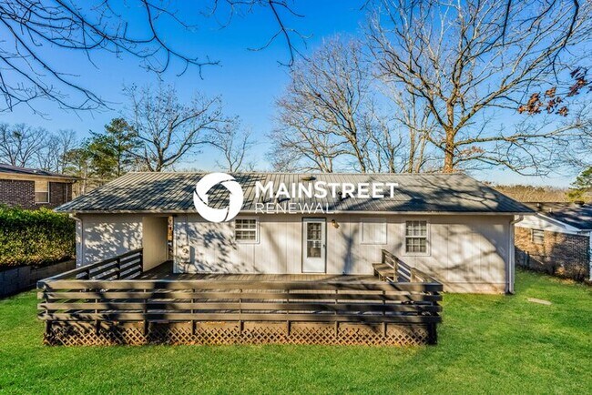 Building Photo - 3 Bedroom Pet-Friendly Home in BIRMINGHAM, AL with Main Street Renewal