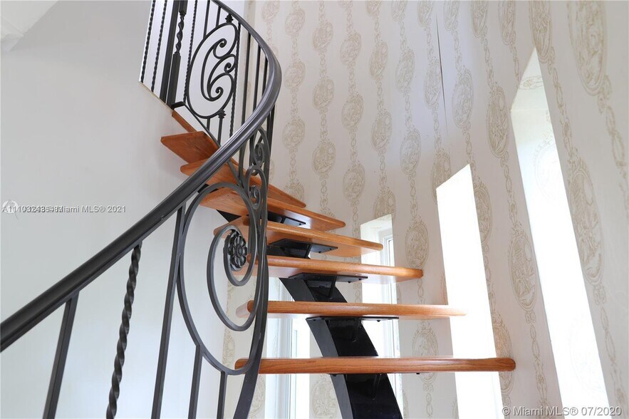 Building Photo - 6540 SW 135th Ter