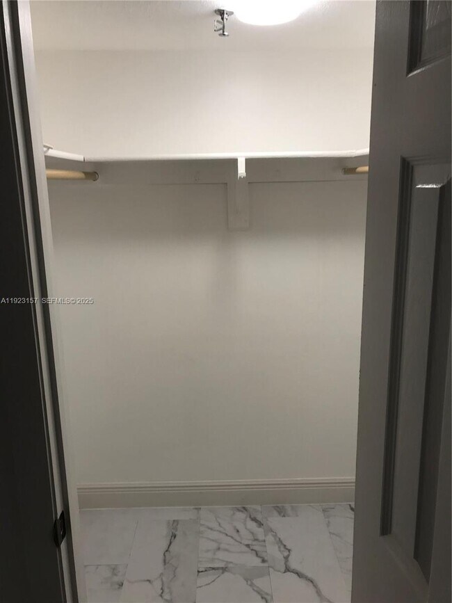 Building Photo - 250 181 Dr