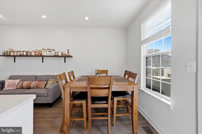 Building Photo - 2027 Track Cir