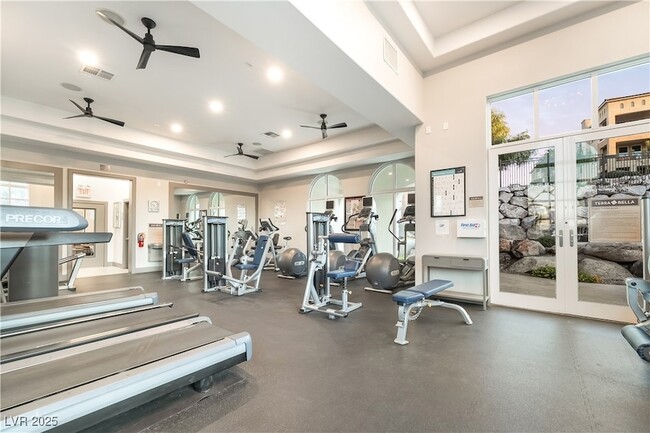 Building Photo - 2555 Hampton Rd