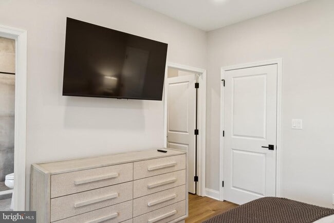 Building Photo - 40 Evergreen Ln