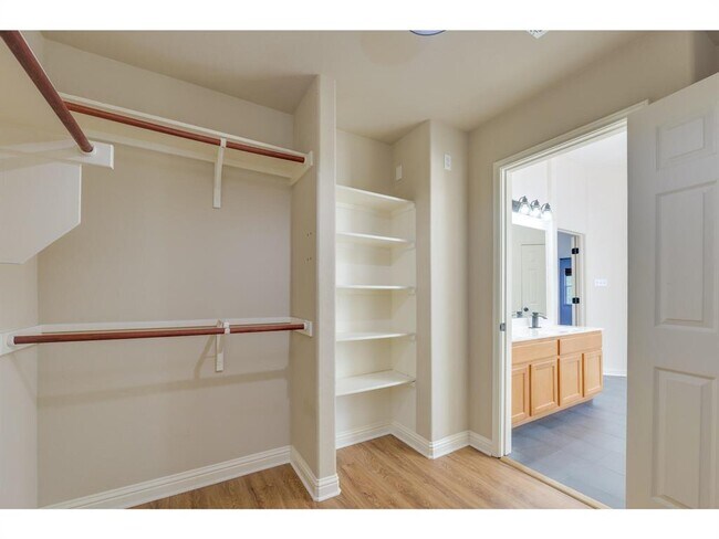 Building Photo - 200 Middle Creek Dr