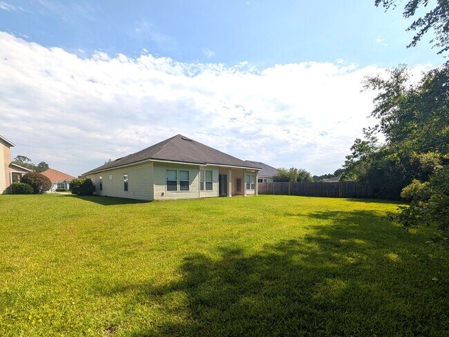 Building Photo - READY NOW!! Great 4 Bedroom, 2 Bath House with a HUGE yard - Near I-295 & Dunn with quick access ...