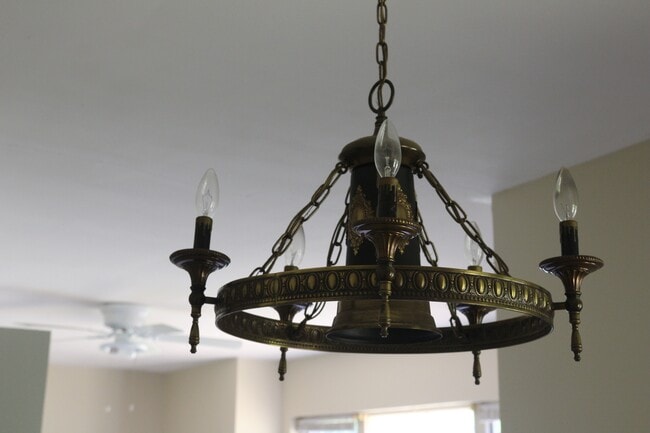 Building Photo - 1506 Evelyn Ave